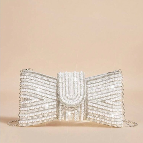 Elegant White Beaded Clutch - Picture 3 of 6